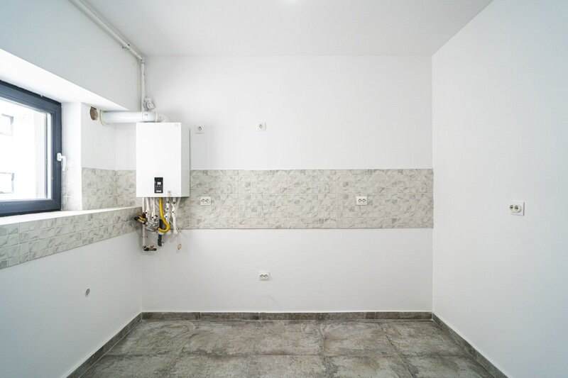 Apartament  2 camere bloc  finalizat, terasa 20 mp, et. 5, bucatarie inchisa, metrou, comision 0%