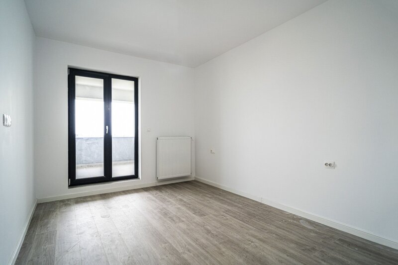 Apartament  2 camere bloc  finalizat, terasa 20 mp, et. 5, bucatarie inchisa, metrou, comision 0%